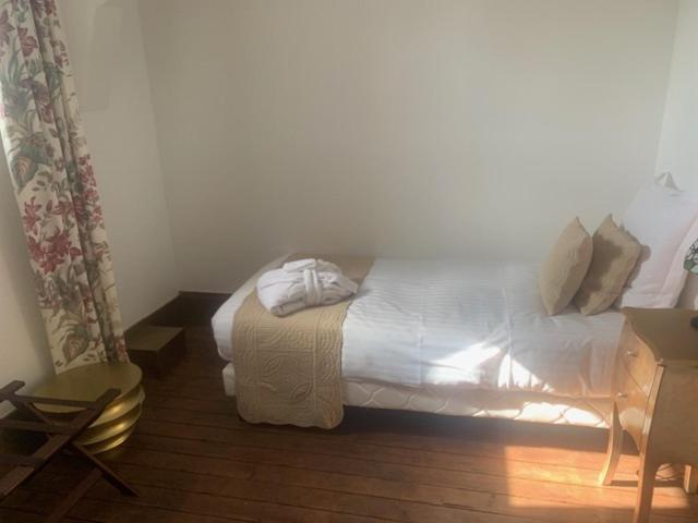 Le Chateau Des Reves De La Ferte Fresnel Room photo